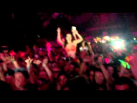 Borgore @ Escape from Wonderland Live 2011 (clip)