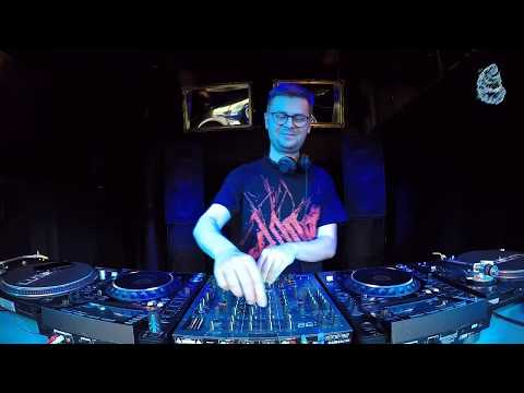 The Blue Oyster: DJ Smakowita Pajda / 24.05 / 17 - 18