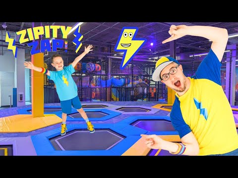 Fun At An Immersive Trampoline Park | ZIPITY ZAP and Beansy Play Floor Is Lava Game
