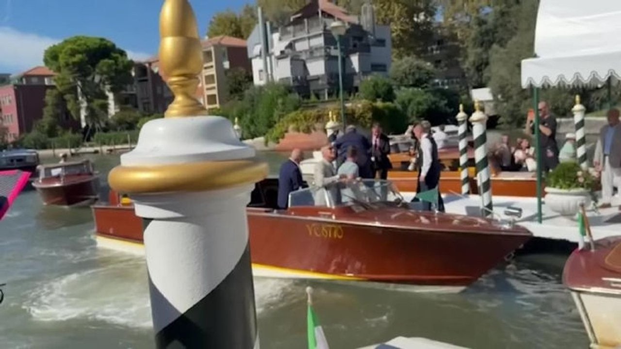 George Clooney arriva al Lido di Venezia per la seconda giornata di Venezia 83