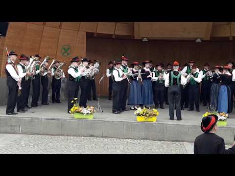 Platzkonzert der Musikkapelle Schenna (4)