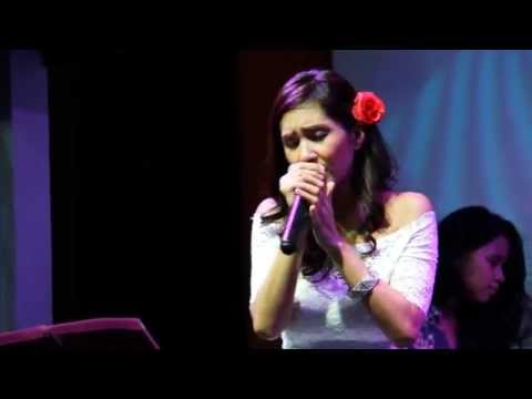 SEXY Roxee B. Bares it All