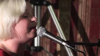 Willis WoodSongs Coffeehouse Piano & Vocal Showcase Elizabeth Windau performs Do For Love