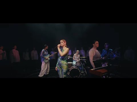 FLOTT - Hún ógnar mér (Myndband/Official Music Video)