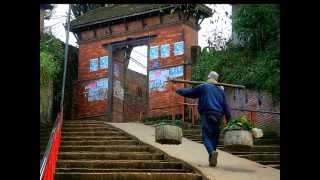 preview picture of video 'Bhaktapur - Nepal's Medieval Capital in Kathmandu Valley'