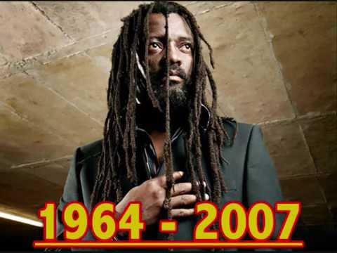 Lucky Dube : Born to suffer