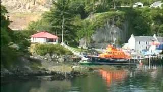 preview picture of video 'Port Askaig, Islay and the Lifeboat. 2006'