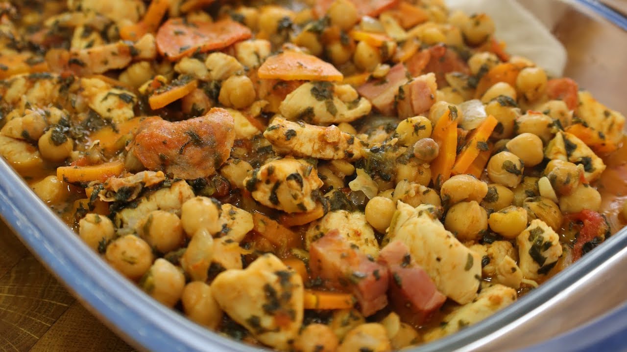 Refogado de grão de bico com frango e legumes