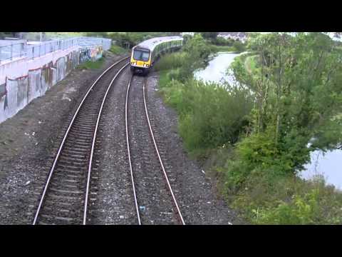 Lexlip Louisa Bridge HD-29000 class arrives passes under bridge