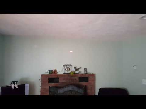 Laser Metronome in the living room-silent