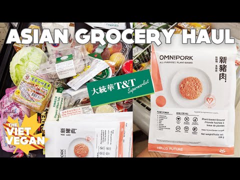Transporte de mercearia em supermercado asiático T&T // Vegano