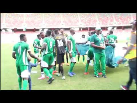 Cameroun-La-Joie-des-joueurs-de-coton-sport-de-garoua-après-la-victoire-sur-Apejes