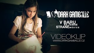 Video V baru na temné straně měsíce (HD)