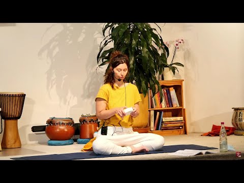 YOGA Mittelstufe "Exakt" mit Pranavi - Yoga Vidya Ashram Live - 9:15 Uhr 25.09.2021