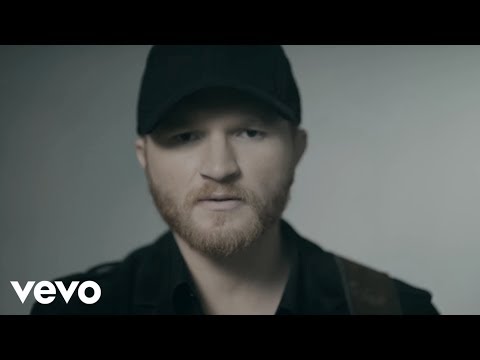 Eric Paslay - She Don't Love You (Official Music Video)