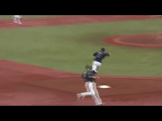 【7回表】守備で魅せる!! バファローズ・安達 山岡を救う華麗なプレー!! 2017/6/11 Bs-D