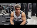 HOW I TRAIN TO MAINTAIN A LEAN PHYSIQUE YEAR ROUND