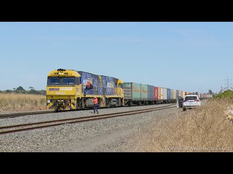 5AM5 Trackside Freight Train Crew Change (22/1/2021) - PoathTV Australian Railways