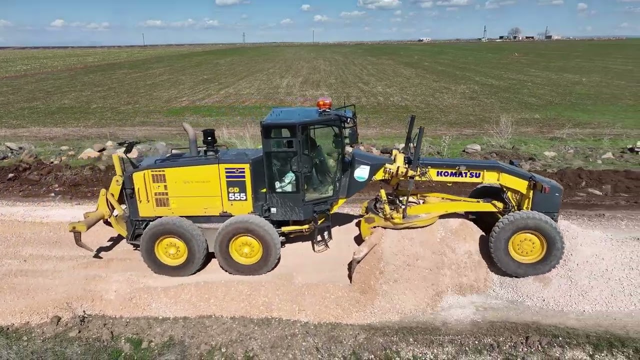 BÜYÜKŞEHİR BELEDİYESİ, SİVEREK KIRSALINDA YOL KONFORUNU ARTIRIYOR