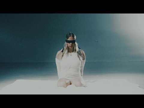 Julia Pośnik - niepoprawny numer