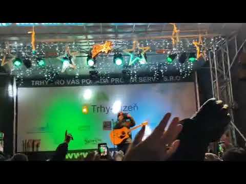 Jakub Smolík písnička říkej mi táto