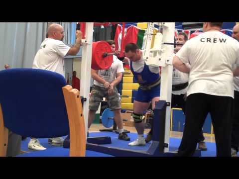 nerijus cekas squats 415kg full depth in the under 125kg