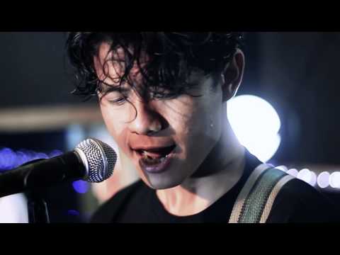 Between Angels " YEAHMUSIK LIVE SESSION "