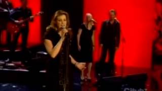 Faith HillLive 2006,11   CMA Stealing Kisses