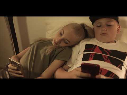 WBBS - Dětství feat SharkaSs (prod. Feri / OFFICIAL VIDEO)