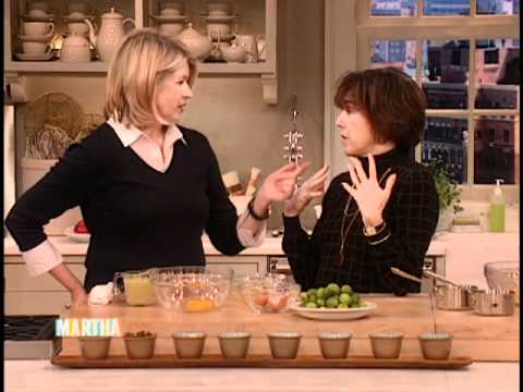 Meg Ryan's COZY Apartment | Design Expert Critiques 'You've Got Mail'