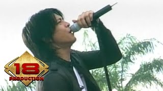 Download lagu Peterpan - Tak Bisakah (Live Konser Kotabumi 20 Maret 2008) mp3 Download lagu Peterpan - Tak Bisakah (Live Konser Kotabumi 20 Maret 2008) mp3