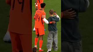 Boete en stadionverbod voor jongen die veld oprende
