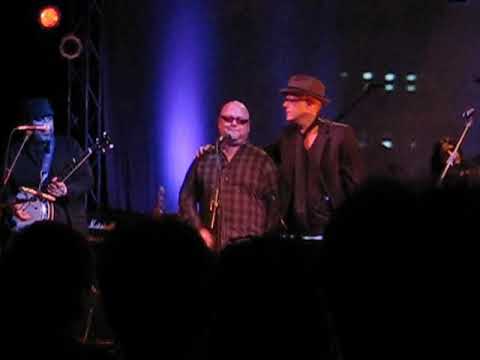 David J & Black Francis & Ego Plum play the Pixies 
