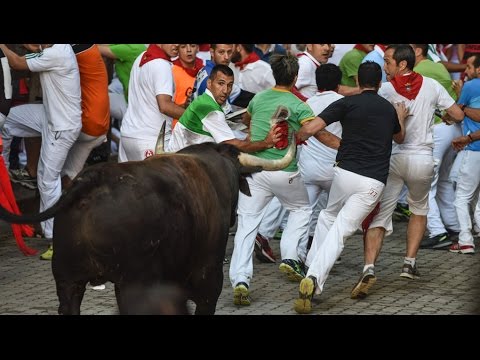 San Fermín 2016. Segundo encierro: peligro  con dos toros sueltos