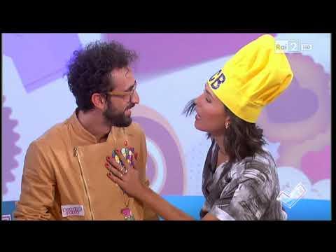 Borse sotto occhi una strada di eliminazione Maschera protettiva sulla persona per pittura
