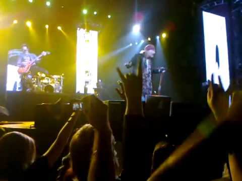 GN'R - Rocket Queen (Prague, O2 Arena, Czech Republic 27.09.2010)