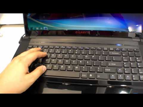 Gigabyte Q1742 Hands On - 17-Inch Notebook
