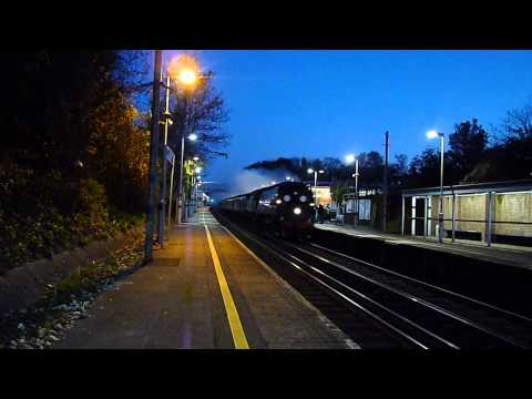 34067 Tangmere hurries North through Chelsfield  Up Kentish Belle Armistice Spl  11 Nov 2012