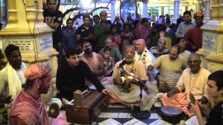 preview picture of video '24Hours Kirtan Iskcon Vrindavan (H.G.Agni Dev Prabhu)'