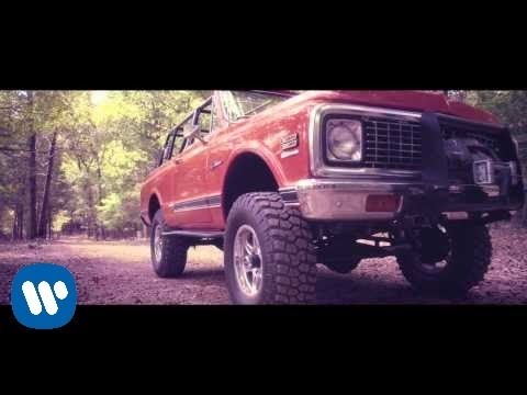 Cole Swindell - Chillin' It (Official Video)