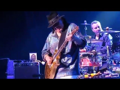 Santana - Black Magic Woman / Oye Como Va -  @ Madison Square Garden 4/13/16