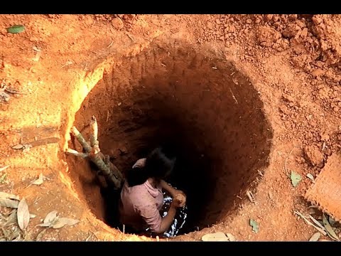 Primitive Technology Digging A Well in Search for a Source of Water to Survive in the Wilderness 1