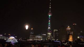 Video : China : Evening on the Bund in ShangHai 上海 (2)
