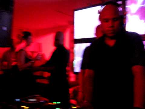 Marco Gonzalez Playing Mr. Romero - Descarga @ 212 Bar & Lounge ( 3 BLACK GUYS SET)