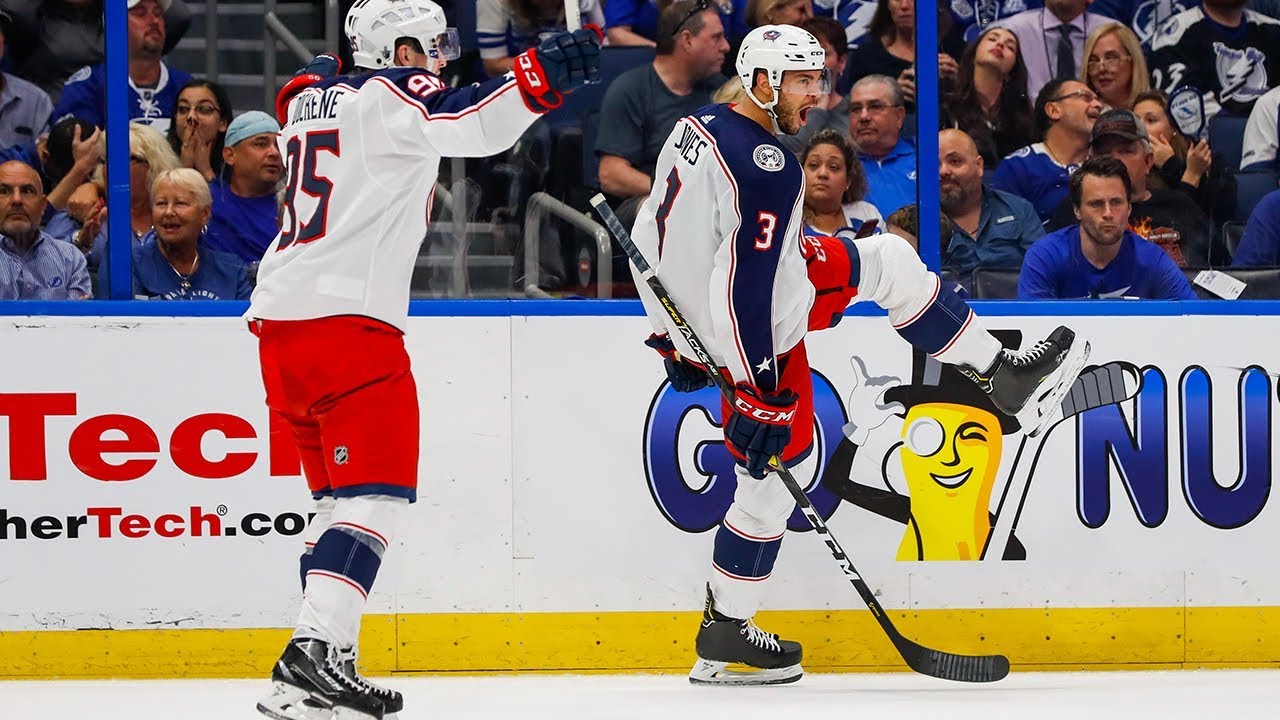 Vidéo: Julien Brisebois doit SHAKER dans ses CULOTTES..