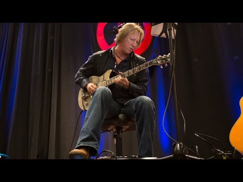 Yamaha Guitars Event at Replay Guitar Exchange with Robbie Calvo