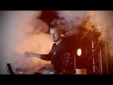 Hardstyle Set in a Parking Lot!