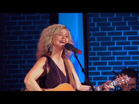download lagu mp3 mp4 Astrid Meland Gift, download lagu Astrid Meland Gift gratis, unduh video klip Astrid Meland Gift