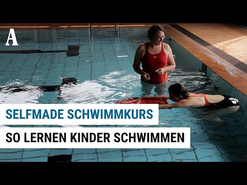 Schwimmkurs online: So lernen Kinder schwimmen