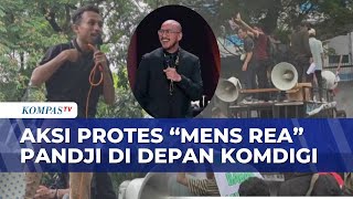 Download lagu Protes Materi Mens Rea Pandji Pragiwaksono, Pemuda NU & Muhammadiyah Demo di Kantor Komdigi mp3